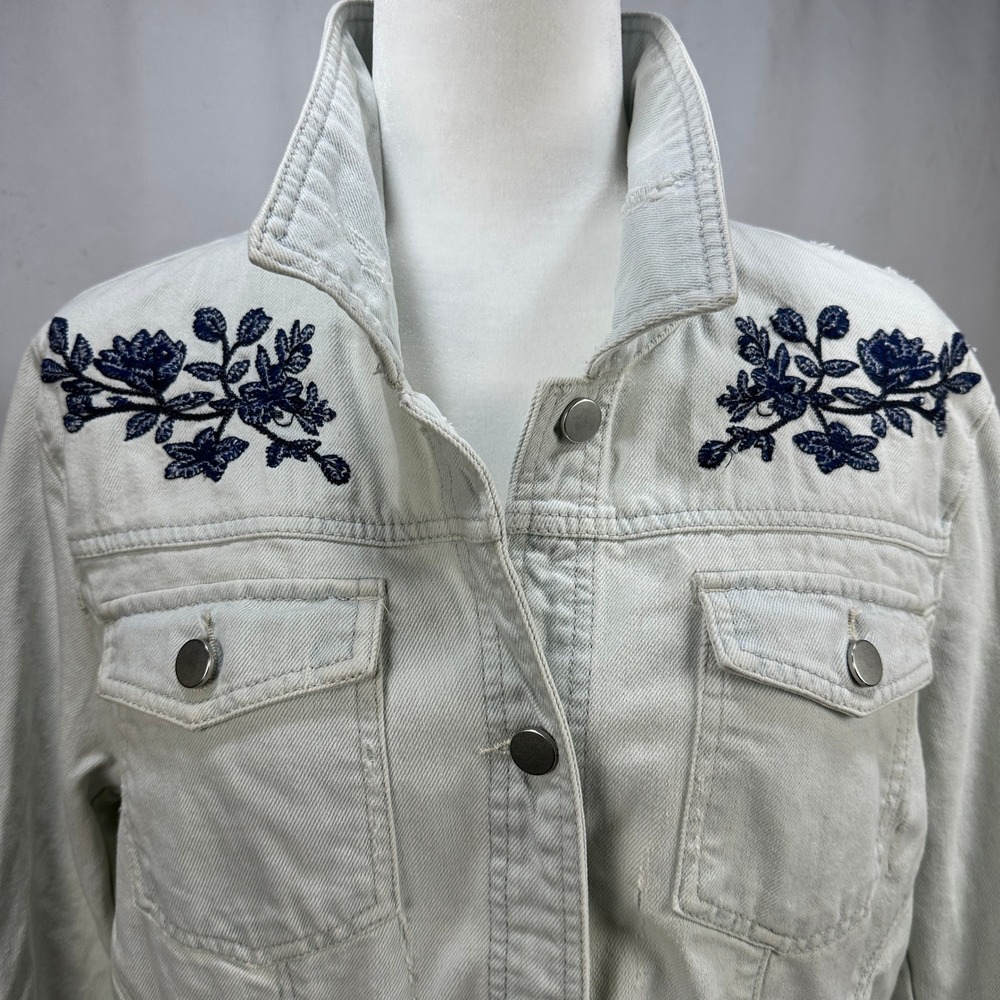 Soho Jeans New York & Company Light Wash‎ Embroidered Distressed Denim Jacket XL